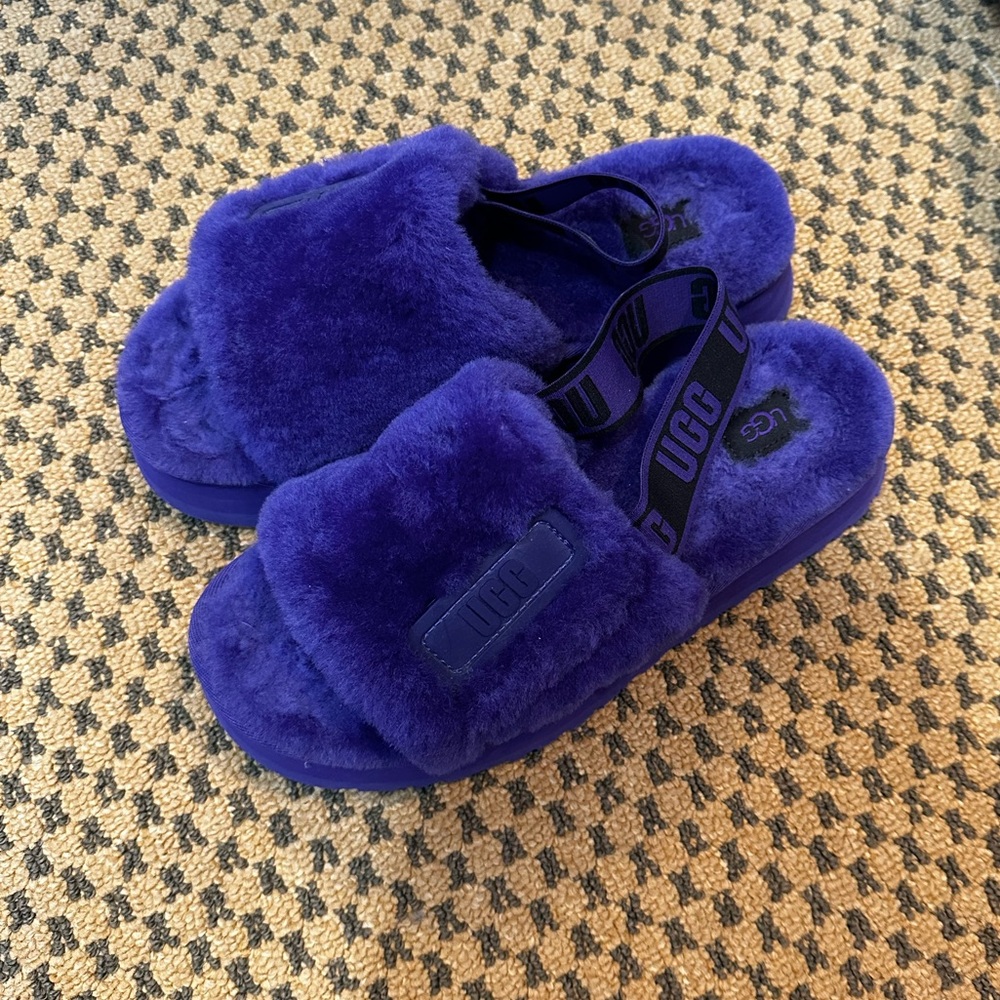 UGG Women's Fluffy Purple Slippers